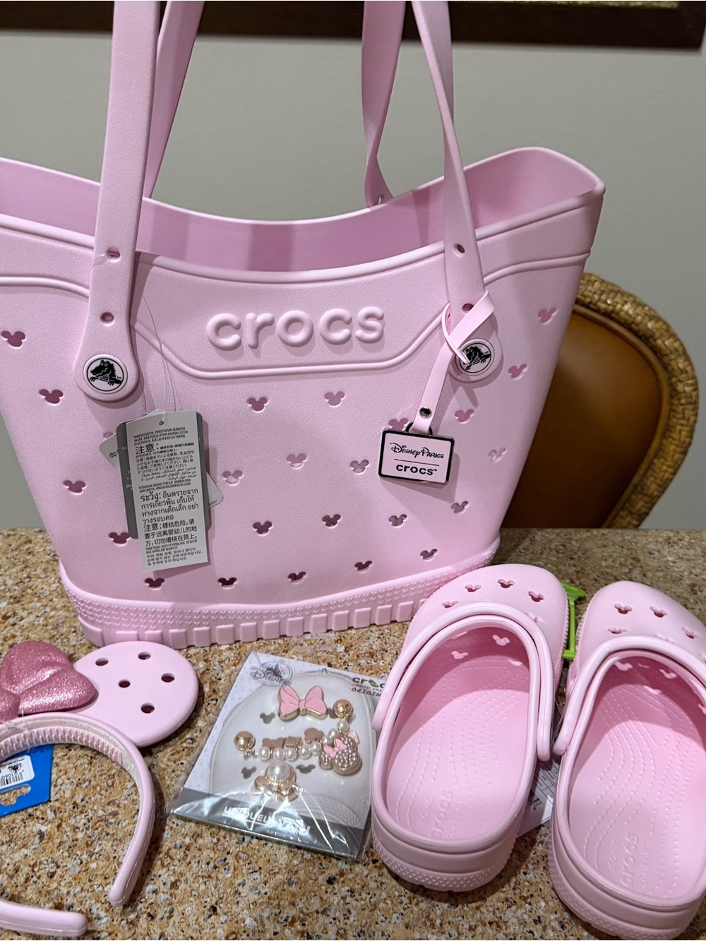 Disney crocs set Pink Tote, ears, jibbitz Minnie Mouse charm set and clogs class